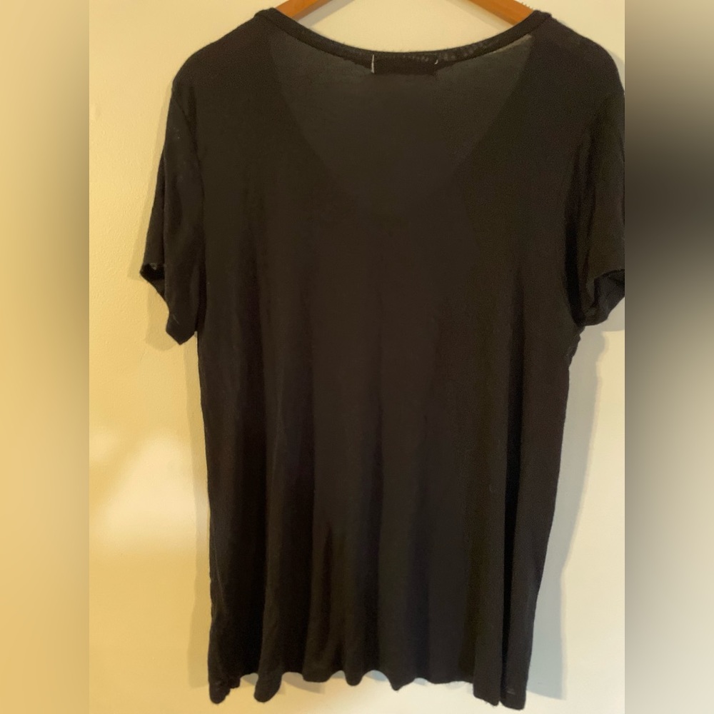Active Basic Vneck shirt - Picture 4 of 4